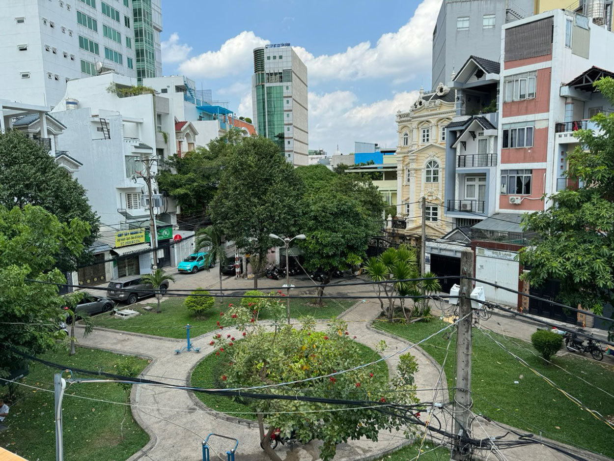 Nhà phố 2 lầu (3,6x19,5) đối diện Công Viên đường Nguyễn Đình Khơi-khu Đệ Nhất K.Sạn,Khu ít nhà bán